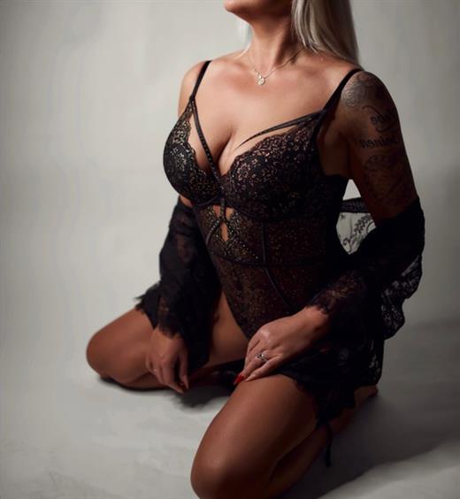 Escort modell Juney, Bochum - 12239