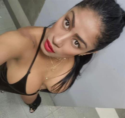 Escort modell Rinella, Bottrop - 12222